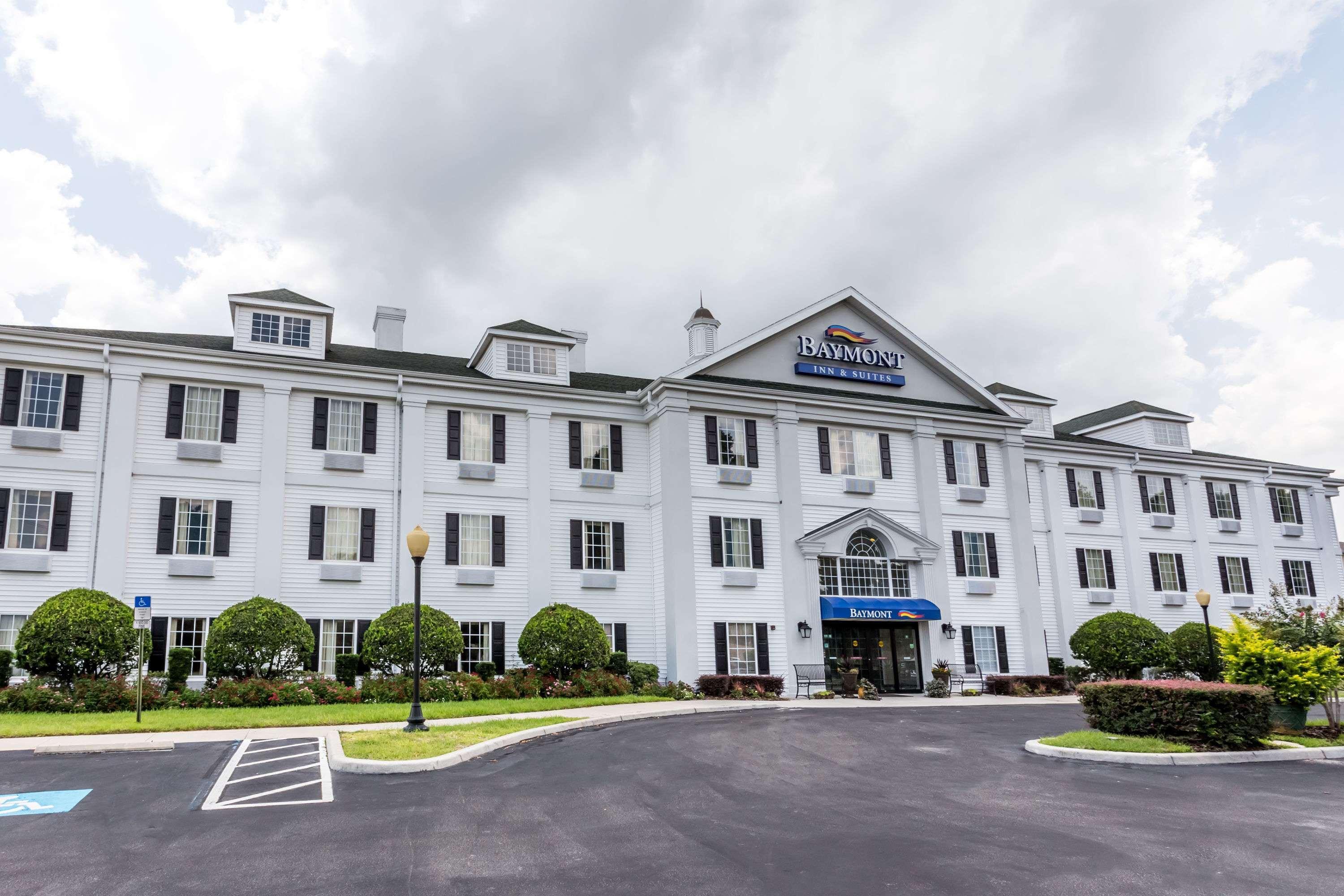 Baymont By Wyndham Lakeland Hotel Exterior foto